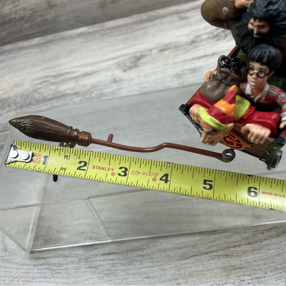 Harry Potter Gringotts Vault Cart Hagrid Goblin Die-Cast 2000 Mattel + Broom - Picture 14 of 14